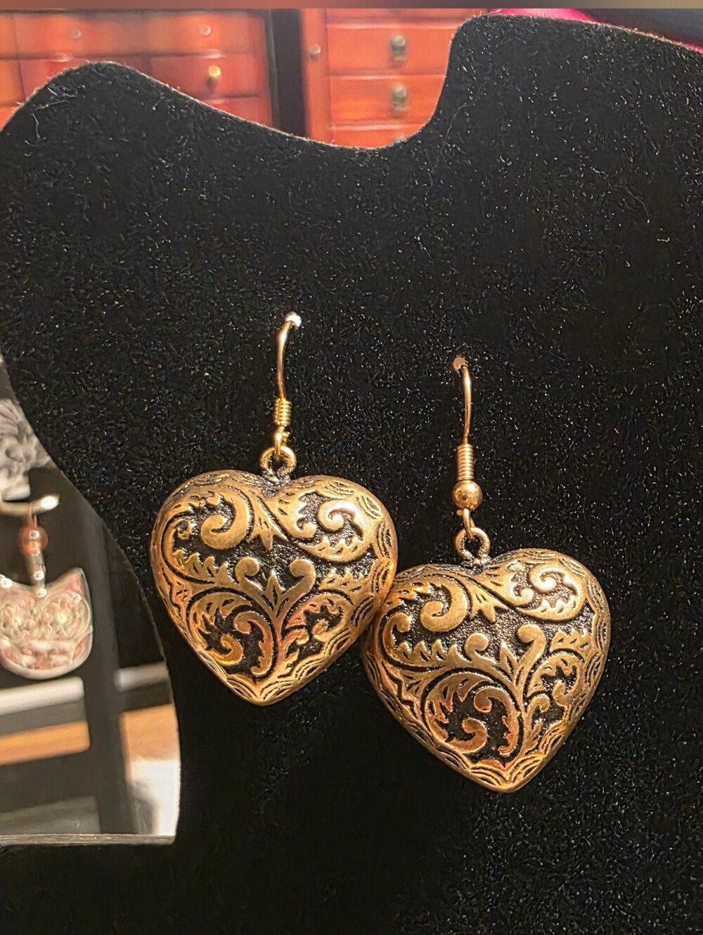 Antique-Style Pufffy Heart Dangle Earrings